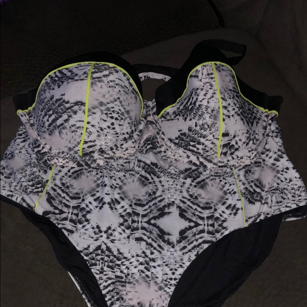 Tropiculture swim suit top and bottom.